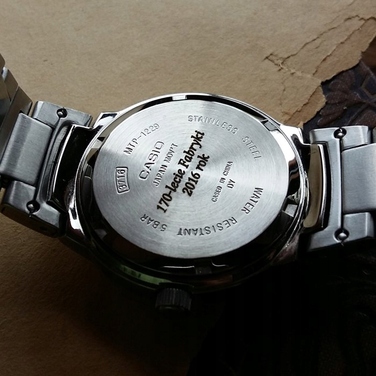 Чоловічий годинник Casio ECB-30D з секундоміром, водонепроникністю та Bluetooth