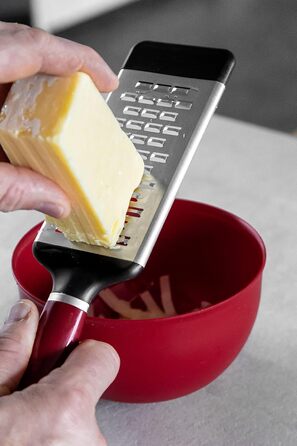 Терка двостороння KitchenAid Almond Creme (середня) з нержавіючої сталі для сиру та овочів