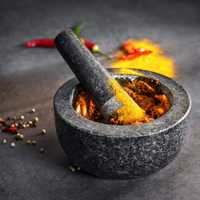 Navaris Granite Mortar and Pestle Set - Large Stone Mortar & Pestle for Spices, Pesto, Herbs - Includes Stamper with Mallet - Ø 16cm