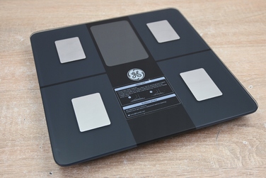 Розумні електронні аналітичні ваги GE з Bluetooth, визначення ІМТ, до 180 кг