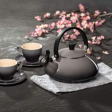 Le Creuset Zen Kettle, Capacity: 1.6 l, Enameled Steel, Oven Red, 92009600090000