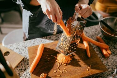 Терка Fiskars Essential 4-стороння, нержавіюча сталь, 23 см, срібляста (1065589)