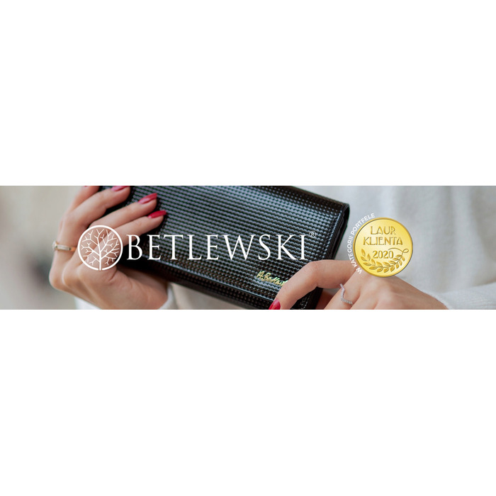 Жіноча сумка-конверт Betlewski з екошкіри, біла