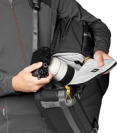 Сумка для фотообладнання Lowepro BP 250 AW III чорного кольору