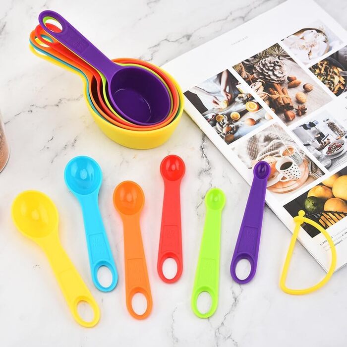 12-Piece Baking Tool Set for the Kitchen, Measuring Spoons, Plastic Measuring Cups with Scale, Measuring Cup for Milk, Coffee Spoons, Kitchen Utensils