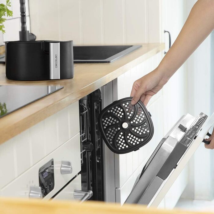 Фритюрниця Cecotec Cecofry Deluxe Rapid Moon, 2.5 л, чорний, 1400 Вт, 8 режимів, до 200°C, для миття в посудомийній машині