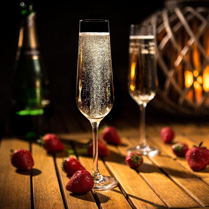 Набір келихів для шампанського KADAX (6 шт.) – 200 мл. Елегантні келихи-флейти для дому, вечірки, весілля. Високі та тонкі, для шампанського та просекко. Прозорі, сучасний кришталевий дизайн.