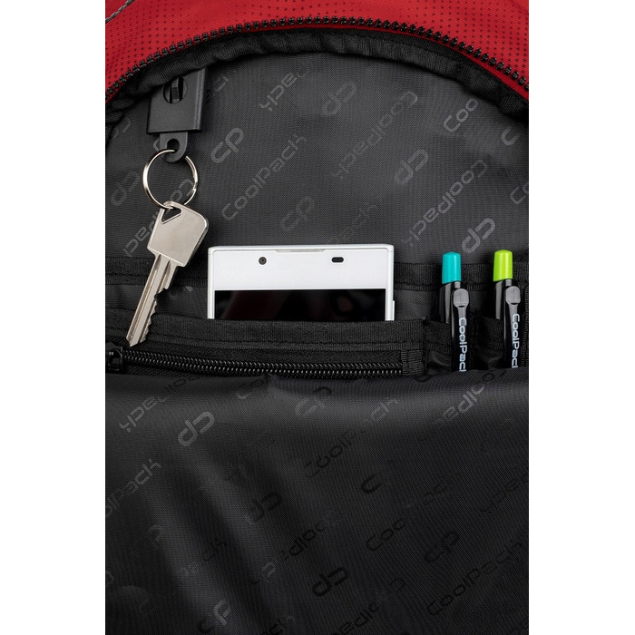 Багатовідсіковий шкільний рюкзак CoolPack, чорний з червоним, 21 л