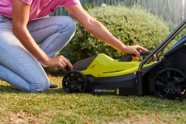 Акумуляторна газонокосарка Ryobi OLM1833B, 33 см