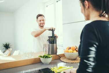 Електрична повільна соковижималка Severin для овочів та фруктів, Slow Juicer, 1.0 л