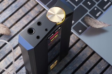 Портативний підсилювач для навушників FiiO Q7