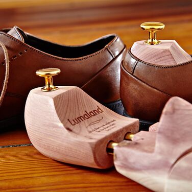 Lumaland® Premium Cedarwood Shoe Trees for Women and Men | Double spring for perfect shape retention, split & adjustable front piece | Includes cotton storage bag