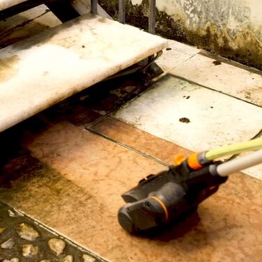 WORX WG441E.9 20V Cordless Multi-Brush - multifunctional surface brush for cleaning stone & wood surfaces & weed removal - integrated water connection - PowerShare compatible - without battery & charger (stiff brush for stone/concrete surfaces)