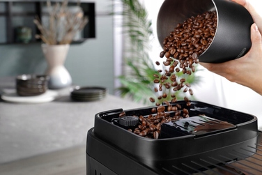 Автоматична кавомашина De'Longhi ECAM310.60.B, 1450 Вт, чорна