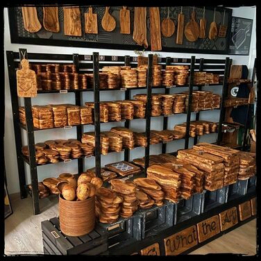 Набір «Half Rustic» з оливкового дерева What the Art!: 2 дошки для нарізання та 2 дип-тарілки ручної роботи, 30×14-17 см і 40×17-22 см, сервірувальні дошки для кухні, сири, закуски