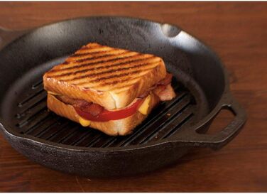Lodge Griddle Pan 26cm (10.25 Inch), Height 5cm, Cast Iron, Round with Handle, Black (1 Piece)