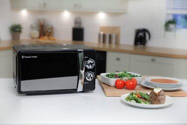 Мікрохвильова піч Russell Hobbs RHMM701B 17L, 700W, чорна, ручне керування, 5 рівнів потужності, таймер, функція розморожування, легке очищення