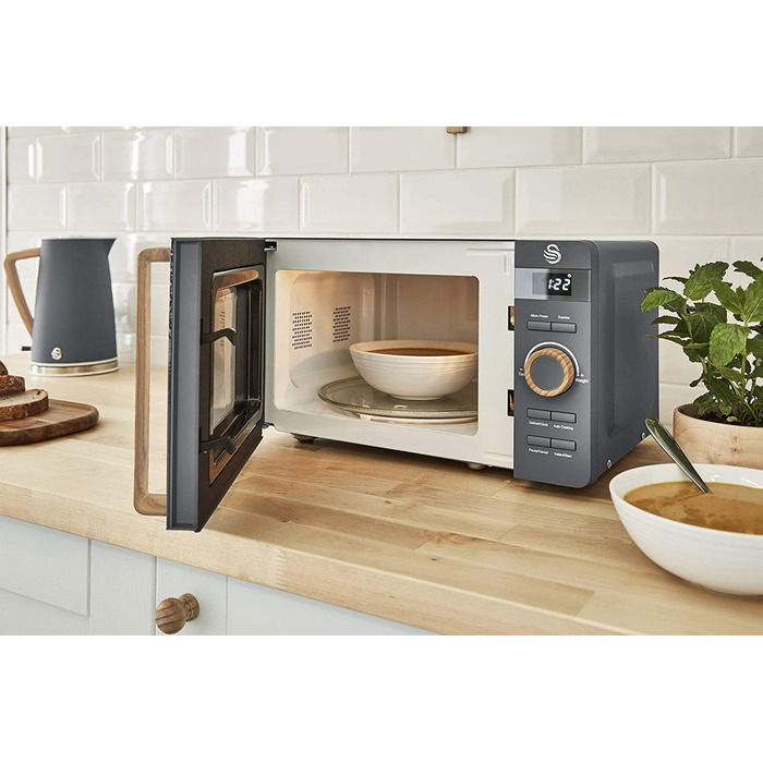 Мікрохвильова піч Swan Nordic 20L, 800W, 6 режимів, таймер 30 хв, функція розморожування, Easy Clean, сірий матовий колір, дерев'яний деко