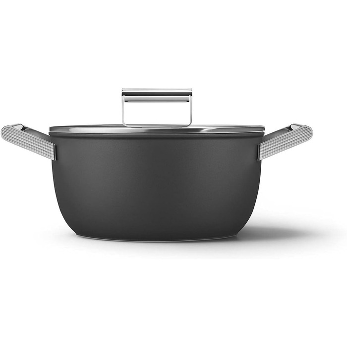Електричний чайник Smeg KLF05CREU, 0.8 л, чорний: нержавійна сталь, захист від перегріву, індикатор рівня води, протиковзне дно, котушка для кабелю, 1400W