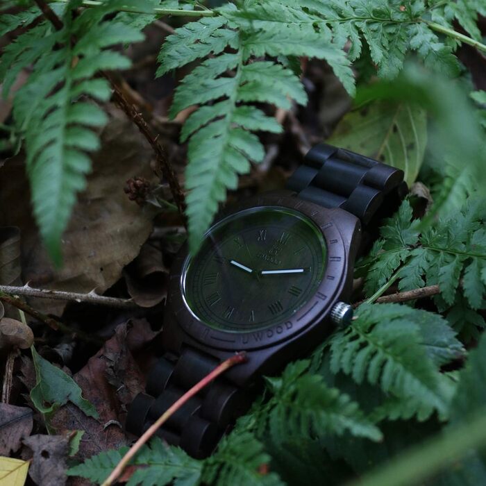 Чоловічий дерев'яний годинник Uwood Serie: аналоговий кварц, вінтажний стиль, римські цифри, сандалове дерево, ручної роботи, чорний колір
