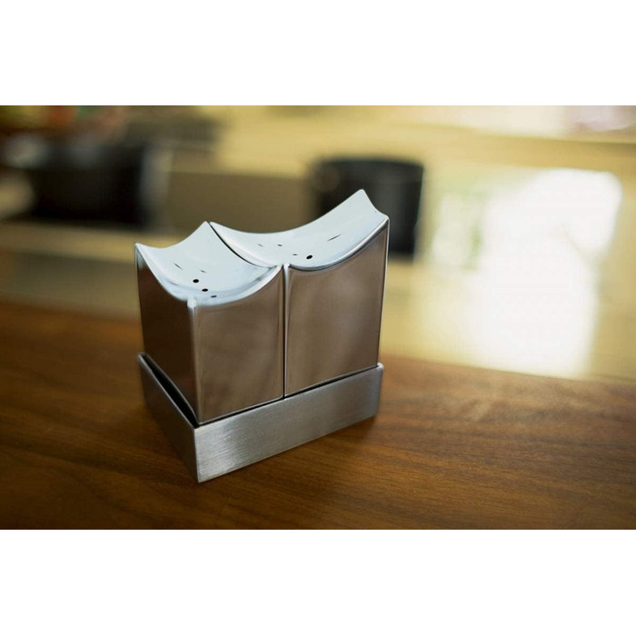 Philippi - ELBPHILHARMONIE Salt & Pepper Shaker Set with Base