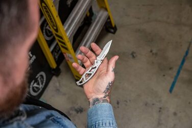 Gerber folding knife with plain edge and pocket clip (tooth length 7.6 cm (EU))