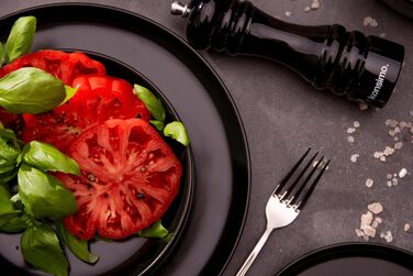 Набір посуду Konsimo VICTO на 6 осіб: 18-частинний сервіз з чорного каменю. Сучасний табельний сервіз для сім'ї.