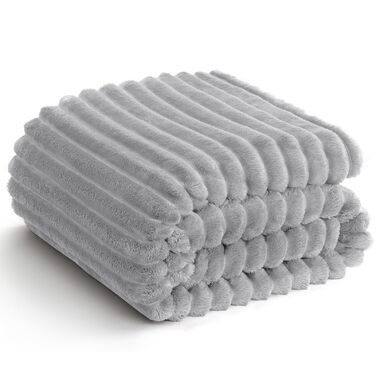 Плед Wavve: м'який флісовий плед 150x200 см, світло-сірий колір для дивану та декору кімнати