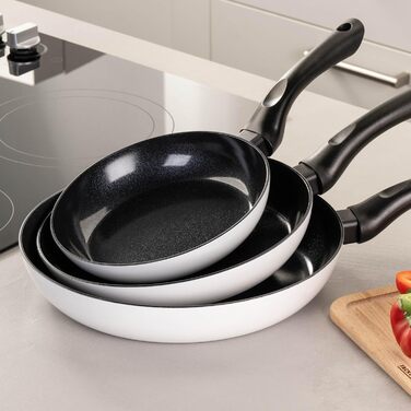 Набір сковорідок FACKELMANN Arcadalina, 3 шт., 20/24/28 см, з керамічним покриттям, з переробленого алюмінію, індукційні, термостійкі до +150°C