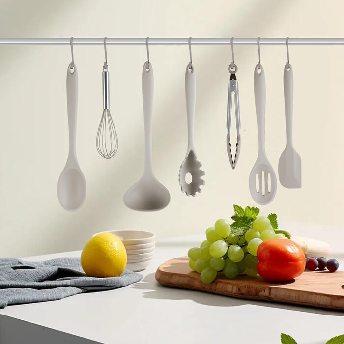 Набір кухонних аксесуарів 43 шт. Силіконовий набір лопаток, термостійкий та антипригарний. Набір кухонних інструментів бежевого кольору з контейнером, гачком для зберігання, придатний для миття в посудомийній машині, хакі