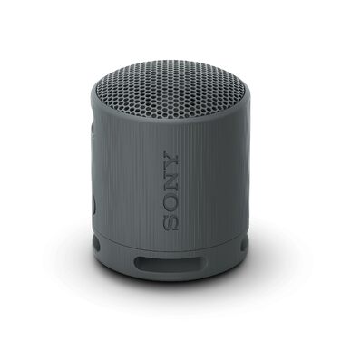 Портативна Bluetooth колонка Sony SRS-XB100 чорного кольору: волого- та пилозахист IP67, до 16 год роботи, ремінець для перенесення