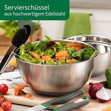 Нержавіюча чаша Chefkoch від FACKELMANN Bonn з антиковзним силіконовим дном – ідеальна для салатів, тіста та іншого. Об'єм 1,25 л (чаша 2,5 л), діаметр 17,7 см, придатна для миття в посудомийній машині.