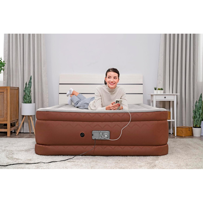 Повітряний матрац двопомісний Bestway AlwayzAire Fortech Comfort Choice+ з насосом, 203 x 152 x 51 см, навантаження 350 кг, USB-порти, нічник, сумка та ремкомплект