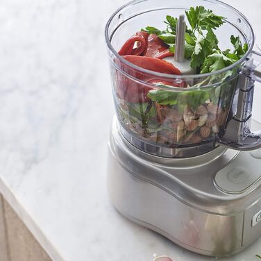 Cuisinart Mini Prep Pro, compact mini food processor, onion chopper, mixer mill, spice mixer, pulse function and drizzle holes, 900 ml capacity, dishwasher safe, easy to use, Frosted Pearl