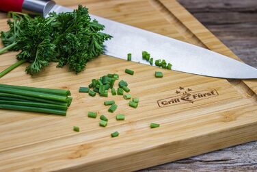 Обробна дошка Grillfürst з бамбука, нековзка, 63x40 см – для м'яса, сиру та ковбас, сервірувальна дошка, заміна для столика