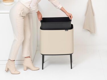 Сміттєвий бак Brabantia Bo Touch Bin на 36 л, металевий, білий, з внутрішнім відром (54 x 32 x 68 см)