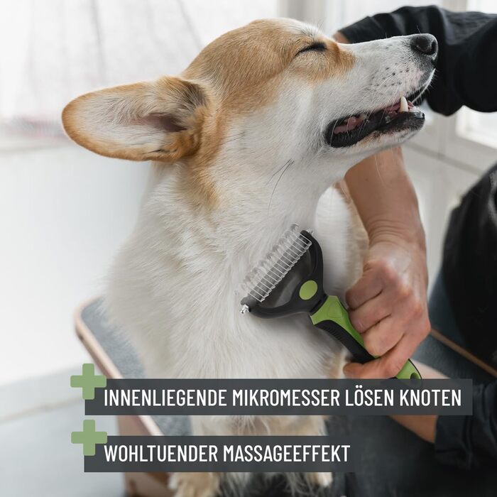 Щітка для собак та котів ReaVET для видалення підшерстка та розпушування ворсу. Підходить для довгошерстих порід великих розмірів. Масажний ефект, захист верхнього шару шерсті. Розмір M-L