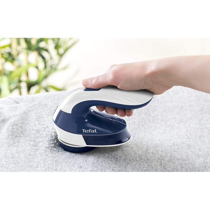Tefal Express Power Iron Steam Iron with a powerful 185g steam burst, (XGlide Ceramic soleplate with three steam zones, 2400 Watt, drip stop, automatic steam quantity regulation) Durilium with lint remover