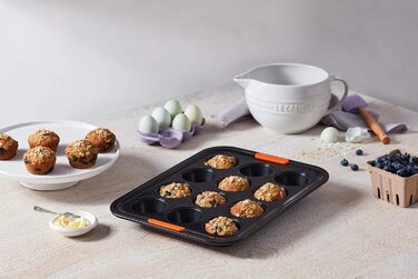 Le Creuset Non-Stick Muffin Tin, For 12 Pieces (Ø 7 cm), Sourdough Safe, Made of Carbon Steel, Anthracite/Orange, 94100140000000