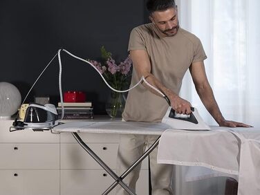 Гладильна дошка Vileda XXL з розеткою 130x44 см для парогенератора | Регульована висота 74–97 см, термостійке покриття Titan | Складана, стабільна, сертифікована TÜV (TOTAL REFLECT plus Ecoverpackung)