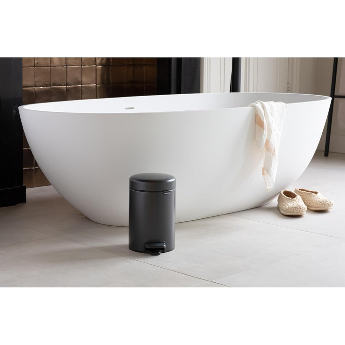 Сміттєвий відер Brabantia NewIcon для ванної кімнати з педаллю та кришкою, 3 л, сірий (Confident Grey)