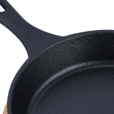 Relaxdays Cast Iron Pan with Wooden Trivet