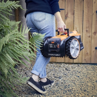 Робот-газонокосарка LawnMaster VBRM16 OcuMow для площі до 100 м², бездротовий та ефективний