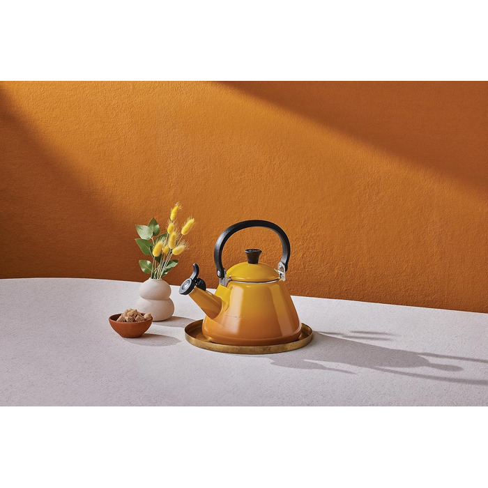 Le Creuset Kone Kettle with Whistle, Enameled Steel, 1.6 L, Nectar, 40101026720000