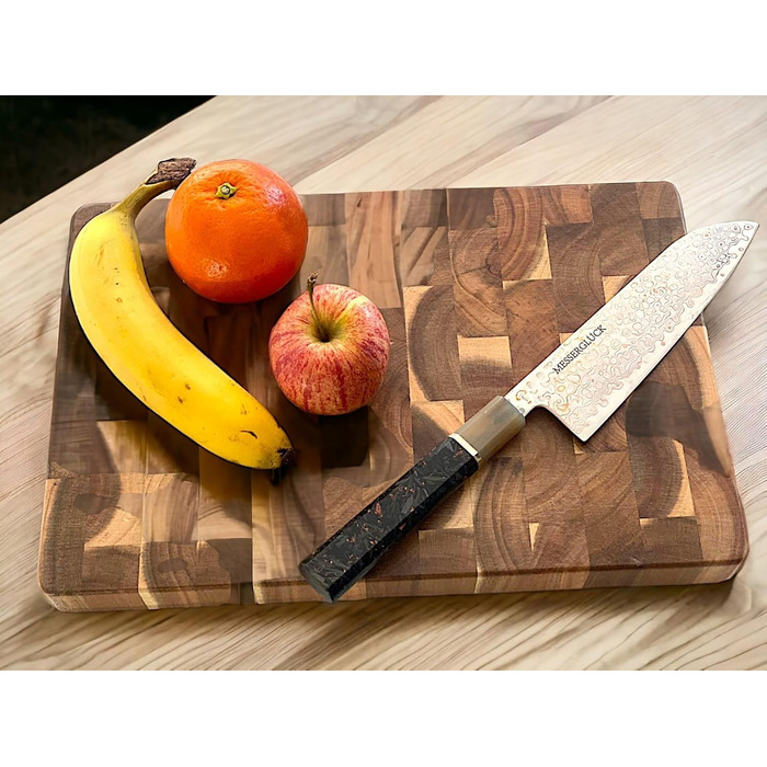 Premium Cutting Board made of Solid Acacia Wood - Antibacterial Wood & Dishwasher Safe - Ideal Kitchen Board for Hobby and Professional Chefs - 32.5 x 22.5 x 1.5 cm