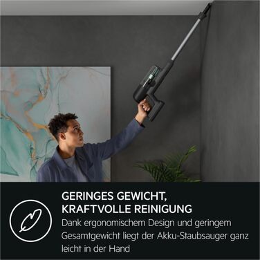 AEG ULTIMATE 7000 ÖKO AP71UB14AM акумуляторний пилосос, надпотужний, ультралегкий 2,2 кг, 70% перероблених матеріалів, до 40 хв роботи, 120 м², 5-ступенева фільтрація, для всіх підлог, автоматичний, матовий чорний