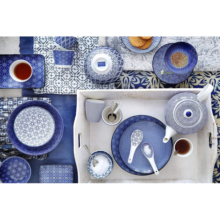 Набір для суші Tokyo Design Studio Nippon Blue (6 предметів): 2 тарілки для суші, 2 миски для соусу, 2 палички для їжі, японський дизайн, порцеляна, подарункова упаковка