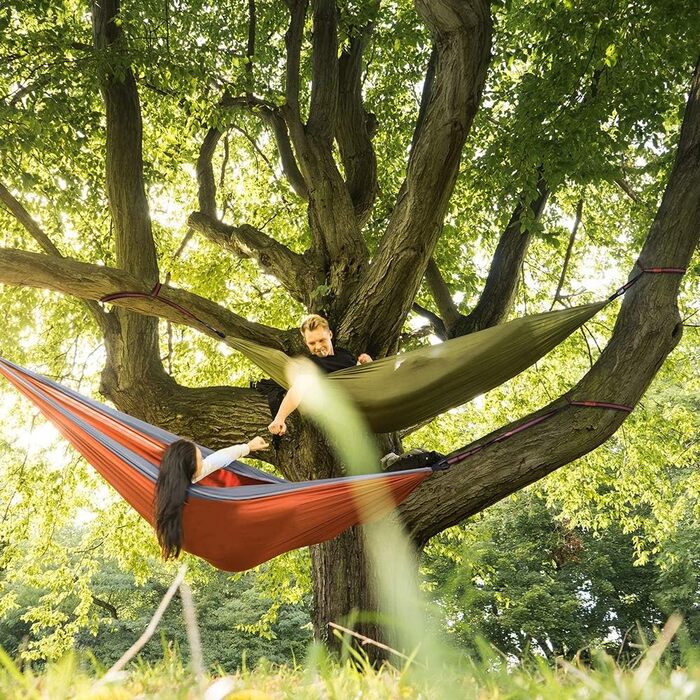 Легка туристична гамак для кемпінгу та відпочинку на природі | Міцна, з карабінами та ременями, 275x140 см, 300 кг, нейлон, для відпочинку вдома та на вулиці, армійний зелений/камелеон