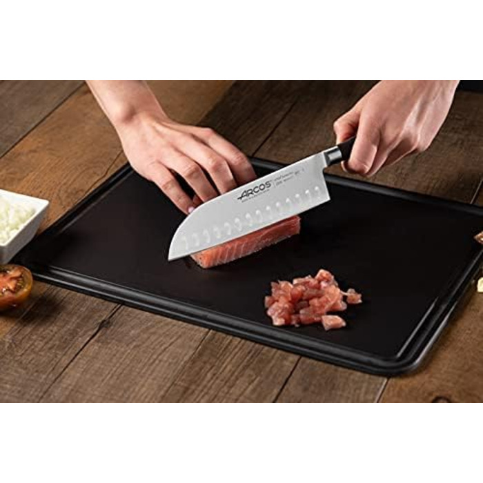 Ніж Santoku Arcos Riviera 180 мм з нержавіючої сталі з титаном, чорний | Іспанський ніж для кухні