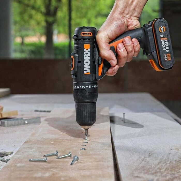 WORX WX101.9 Акумуляторний дриль-шурупокрут 20V – потужний інструмент для свердління та закручування шурупів – 2 швидкості та 15+1 ступенів регулювання крутного моменту – з LED-підсвічуванням (10 мм патрон, 30 Нм, з 2 акумуляторами та зарядним пристроєм)